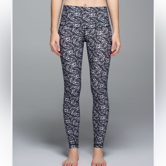 Lululemon Shine Tight Shimmy Shimmer Black White Leggings - Picture 13 of 15